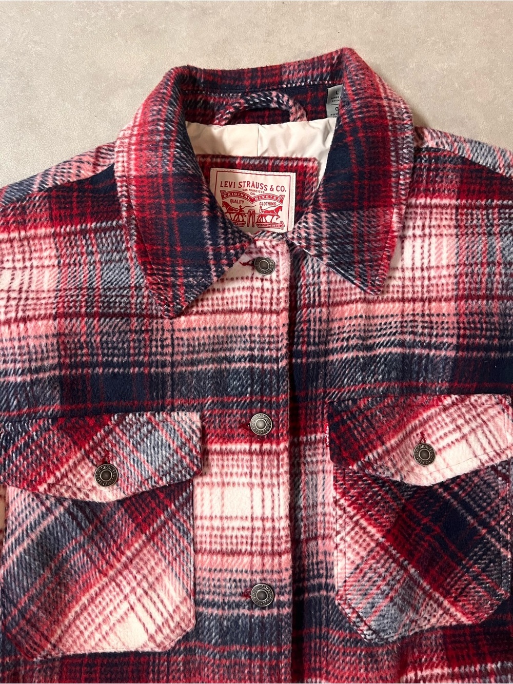 Levi’s Plaid Shacket Jacket
Lined
Large
Like new - Picture 3 of 8